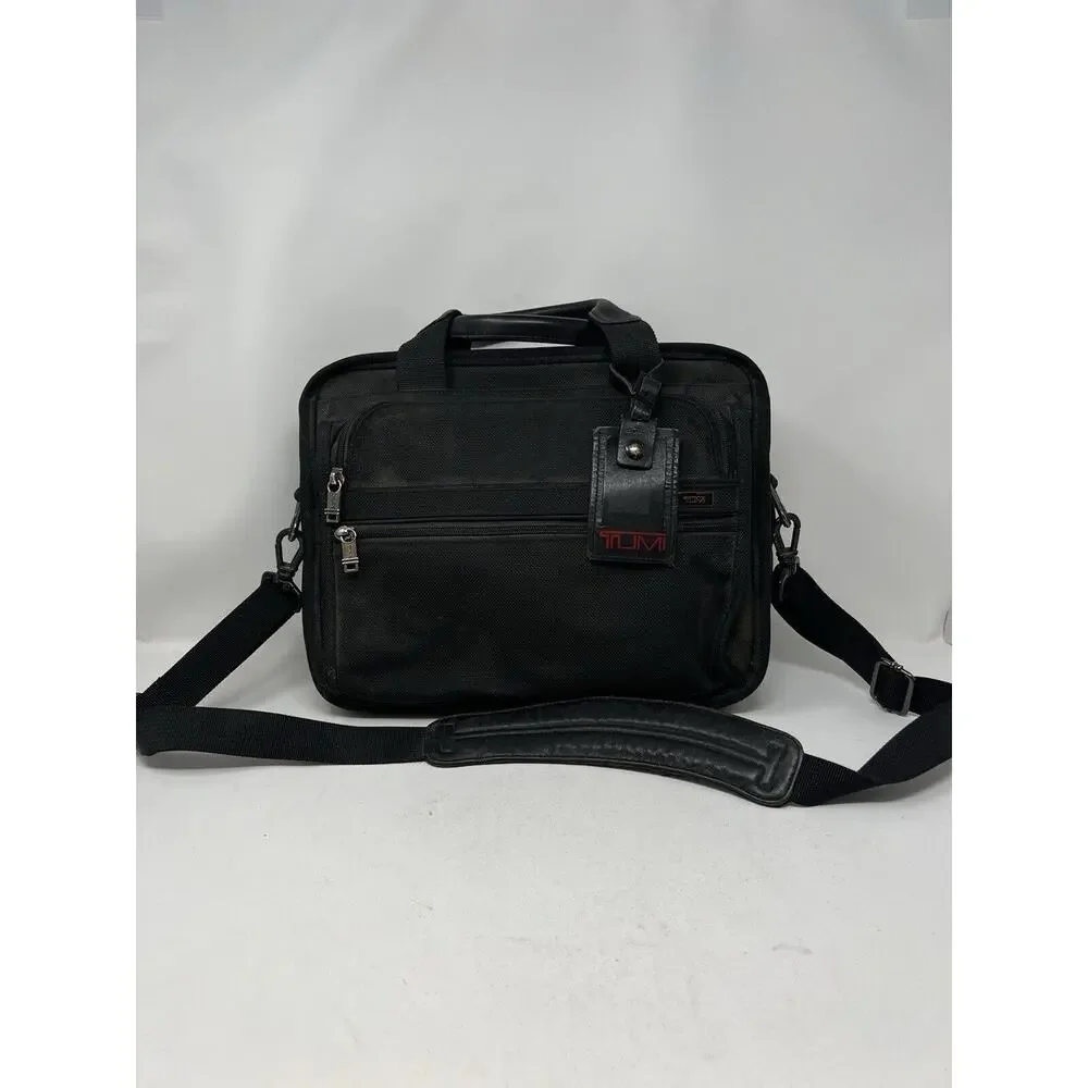 Tumi Business‎ bag nylon black with pass case
